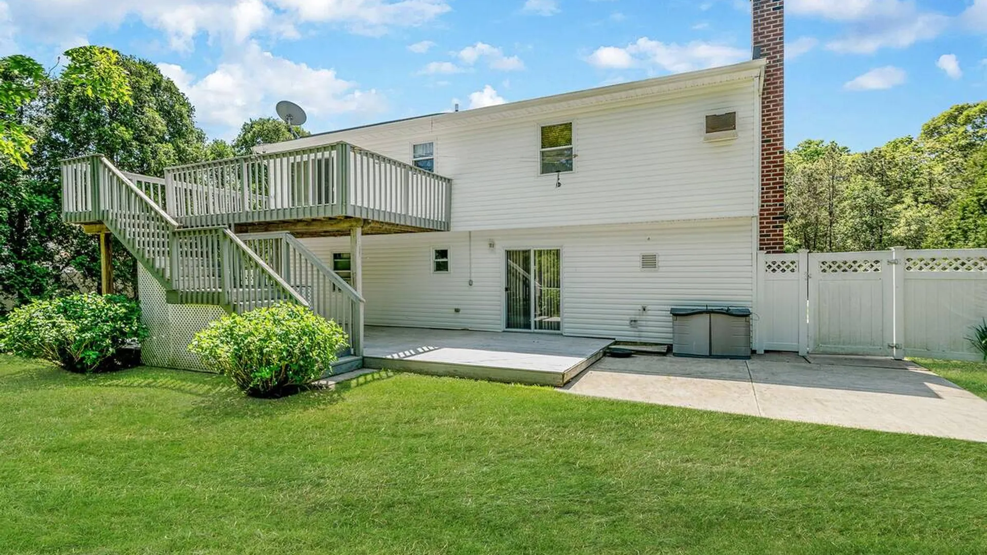 Property at 15 Peters Lane, Port Jefferson Station, NY 11776 16