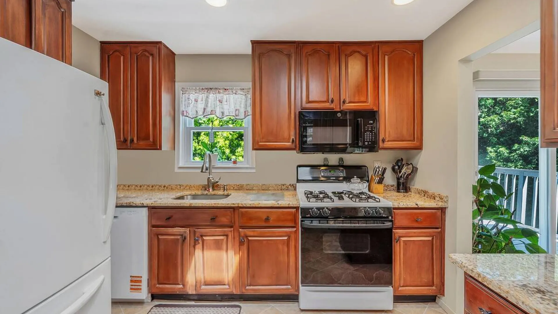 Property at 15 Peters Lane, Port Jefferson Station, NY 11776 28