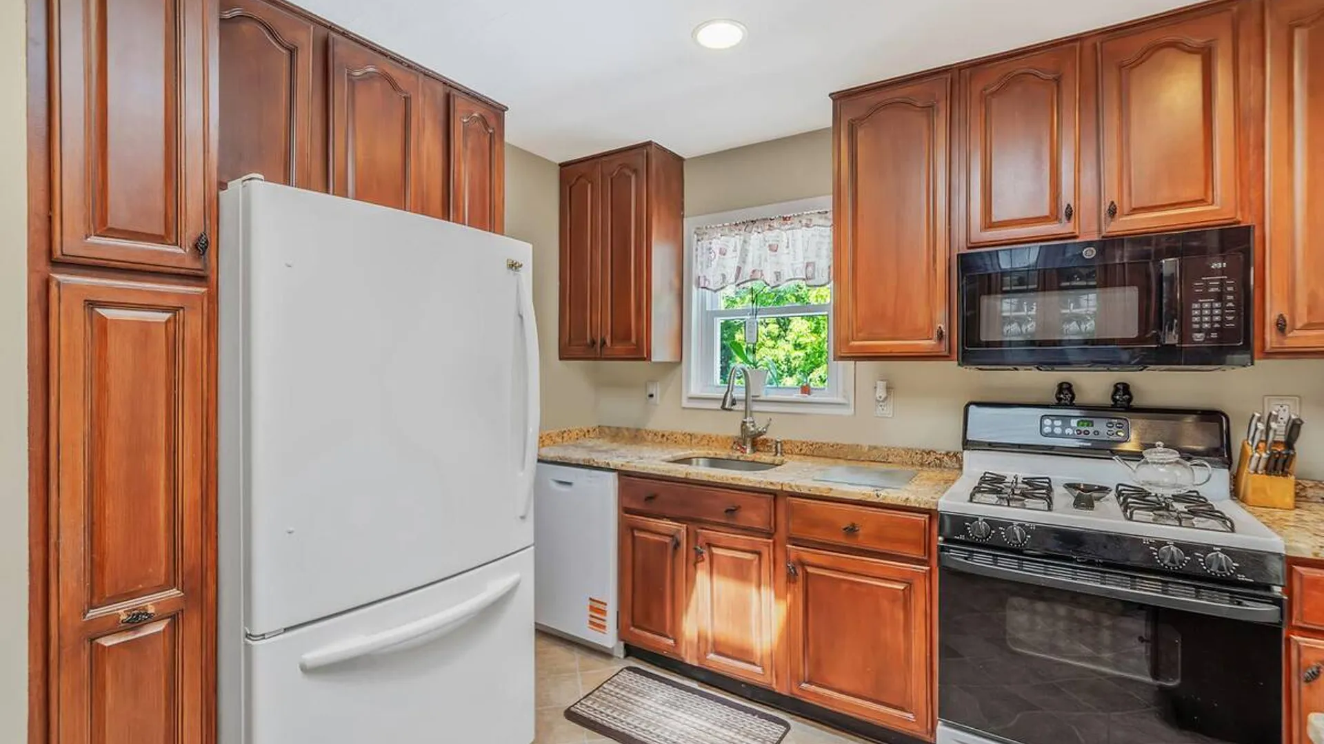 Property at 15 Peters Lane, Port Jefferson Station, NY 11776 29