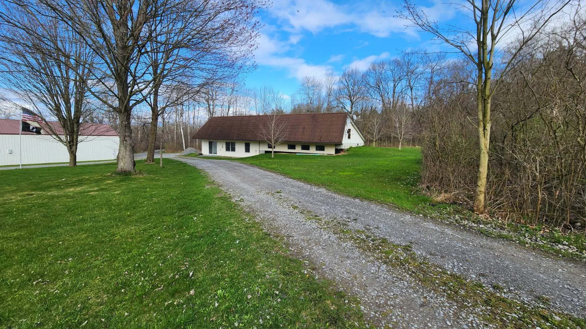 Property at 1382 Carlisle Rd, Sprakers, NY 12166 3