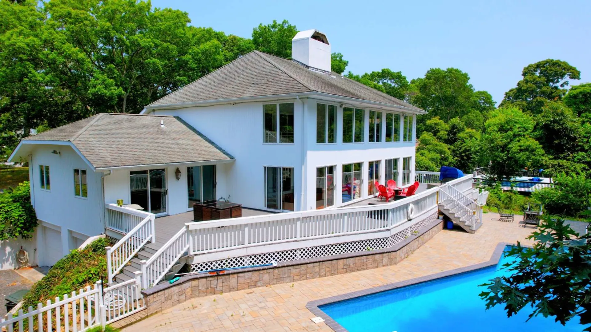 Property at 19 Bay Woods Dr, Hampton Bays, NY 11946 2