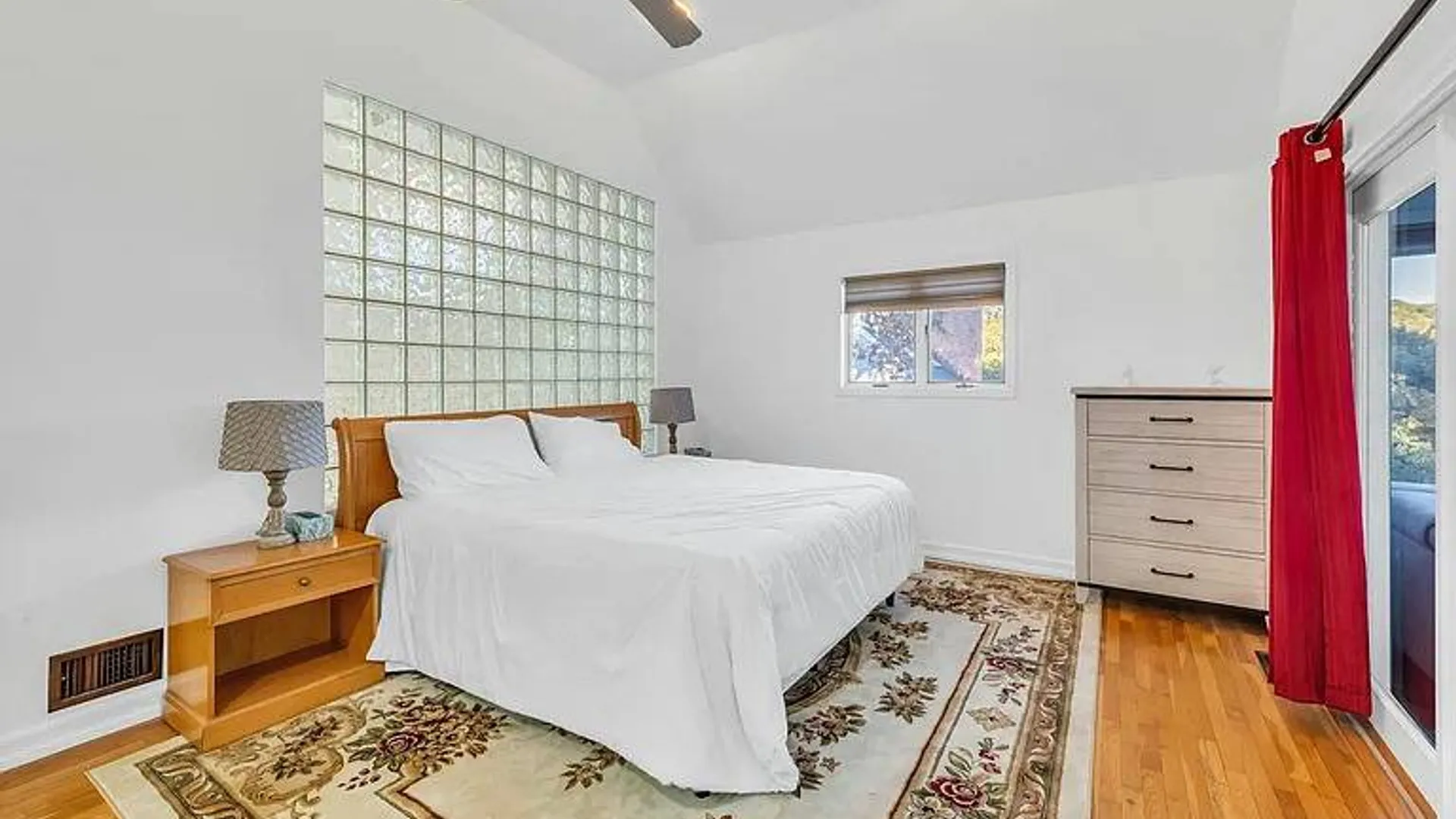 Property at 19 Bay Woods Dr, Hampton Bays, NY 11946 21