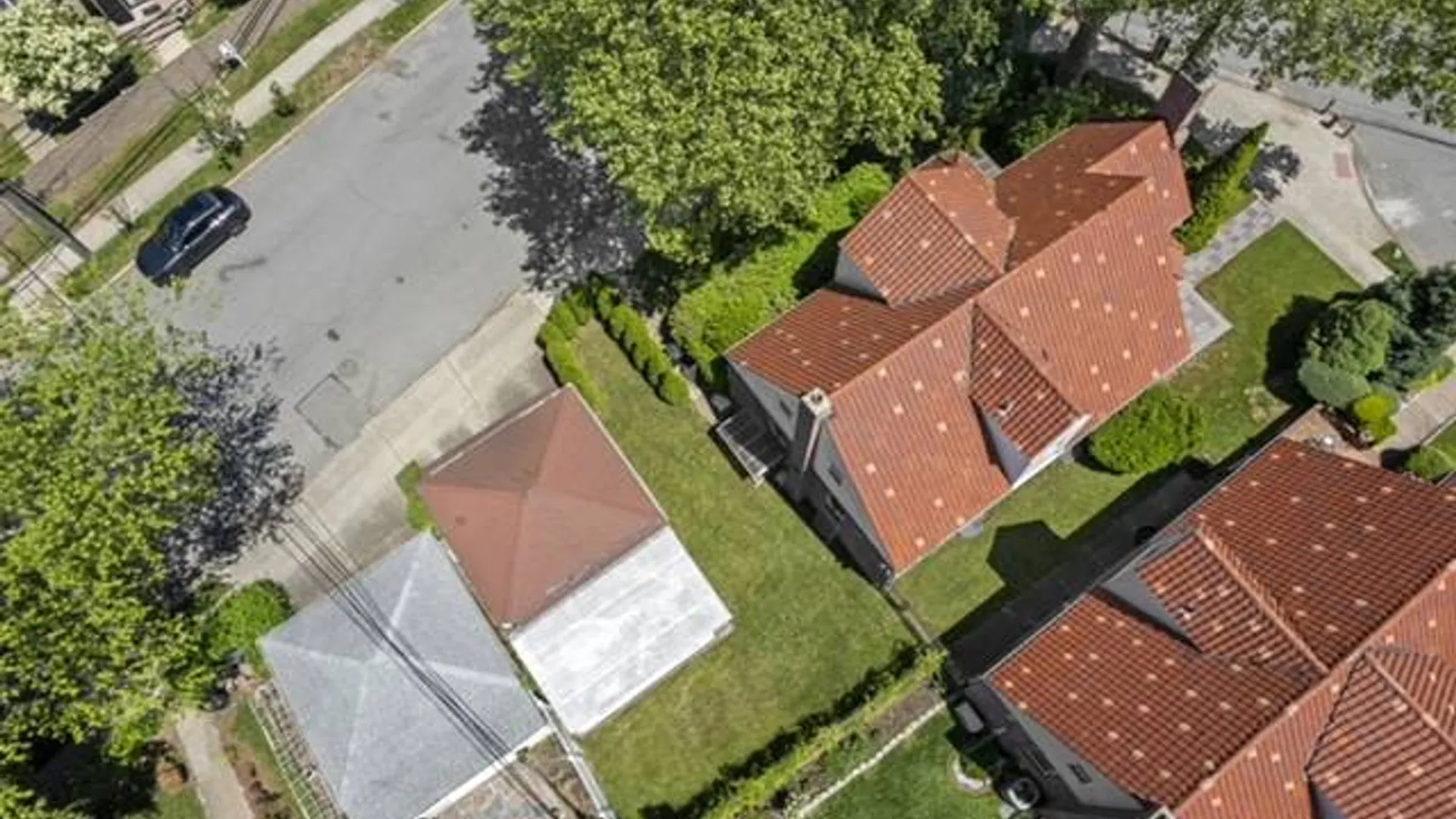 Property at 50-02 195th Street, Fresh Meadows, NY 11365 33