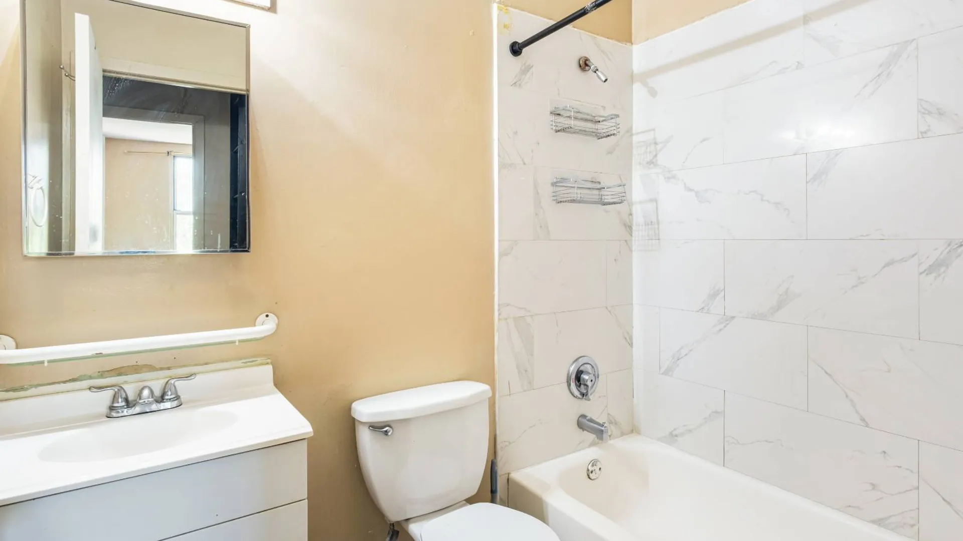 Property at 940 East 181st Street, Bronx, NY 10460 4