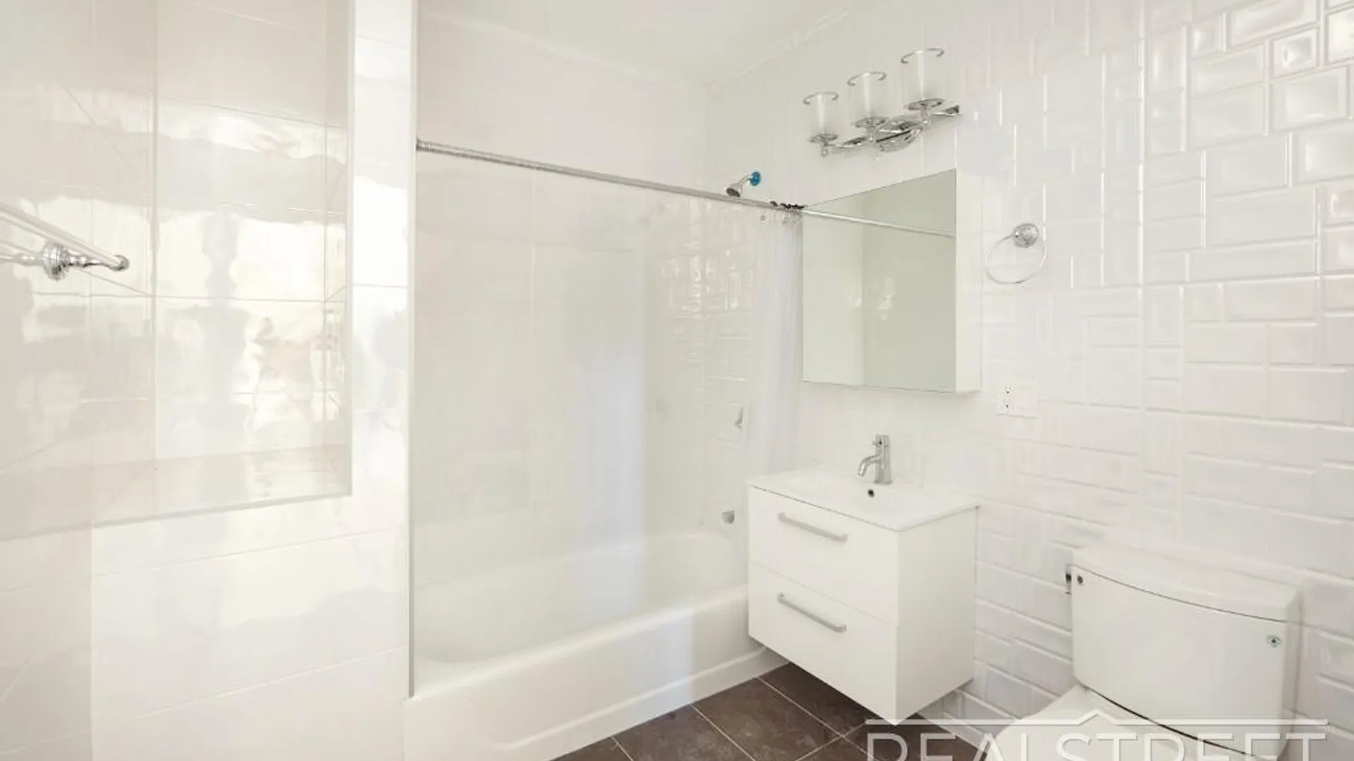 Property at 90-02 Queens Blvd, ELMHURST, NY 11373 4