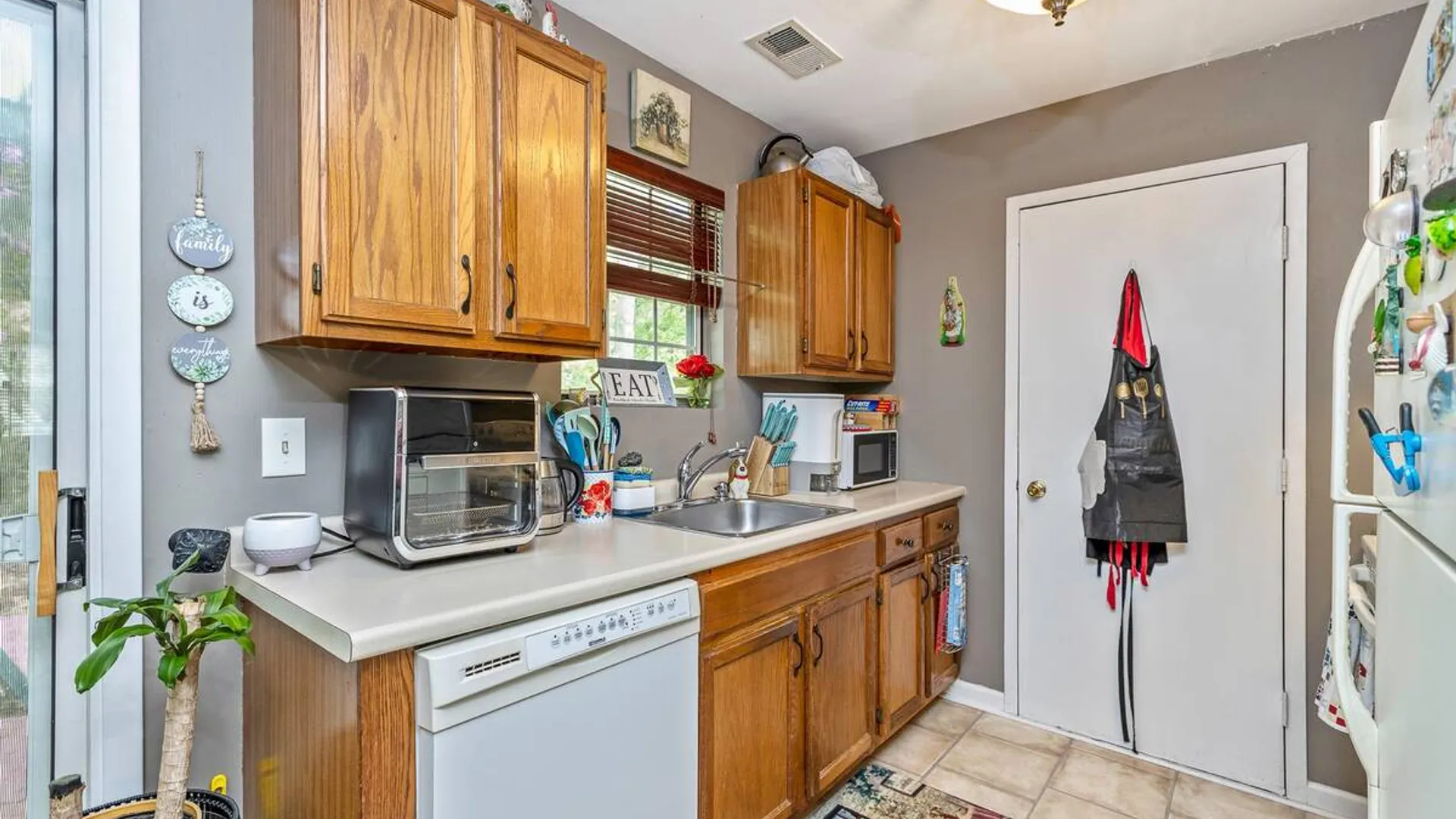 Property at 17 Stone Commons, Yaphank, NY 11980 17