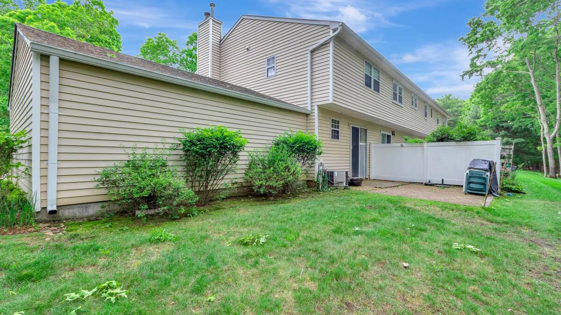 Property at 17 Stone Commons, Yaphank, NY 11980 26
