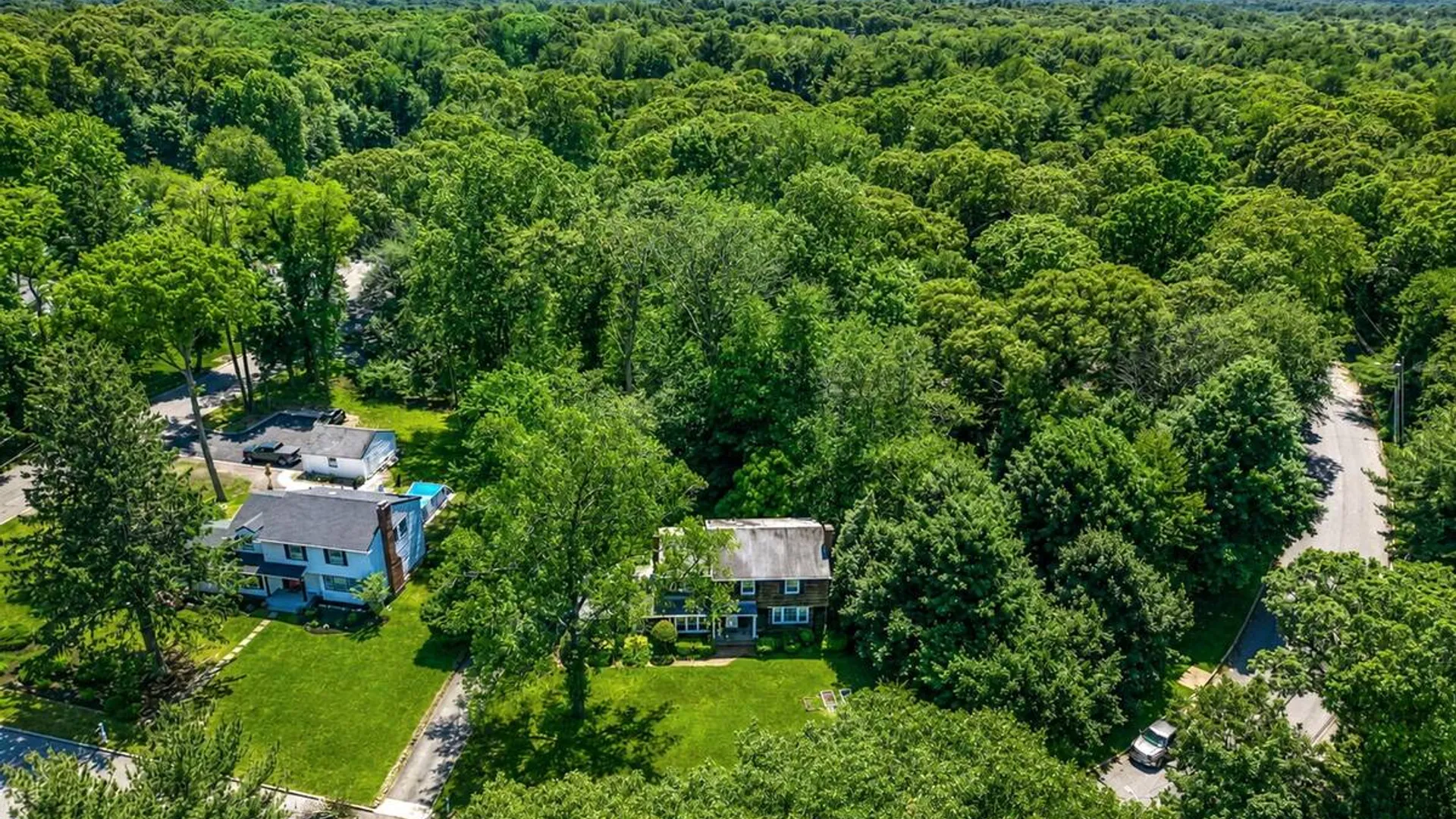Property at 23 Whitney Gate, Smithtown, NY 11787 12