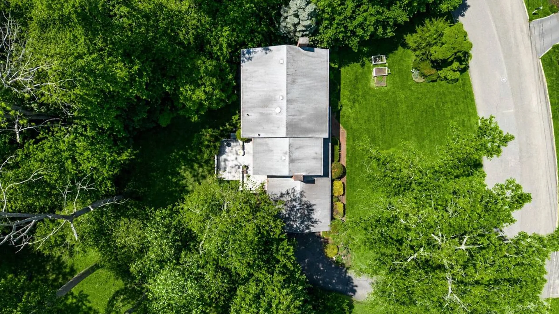 Property at 23 Whitney Gate, Smithtown, NY 11787 14