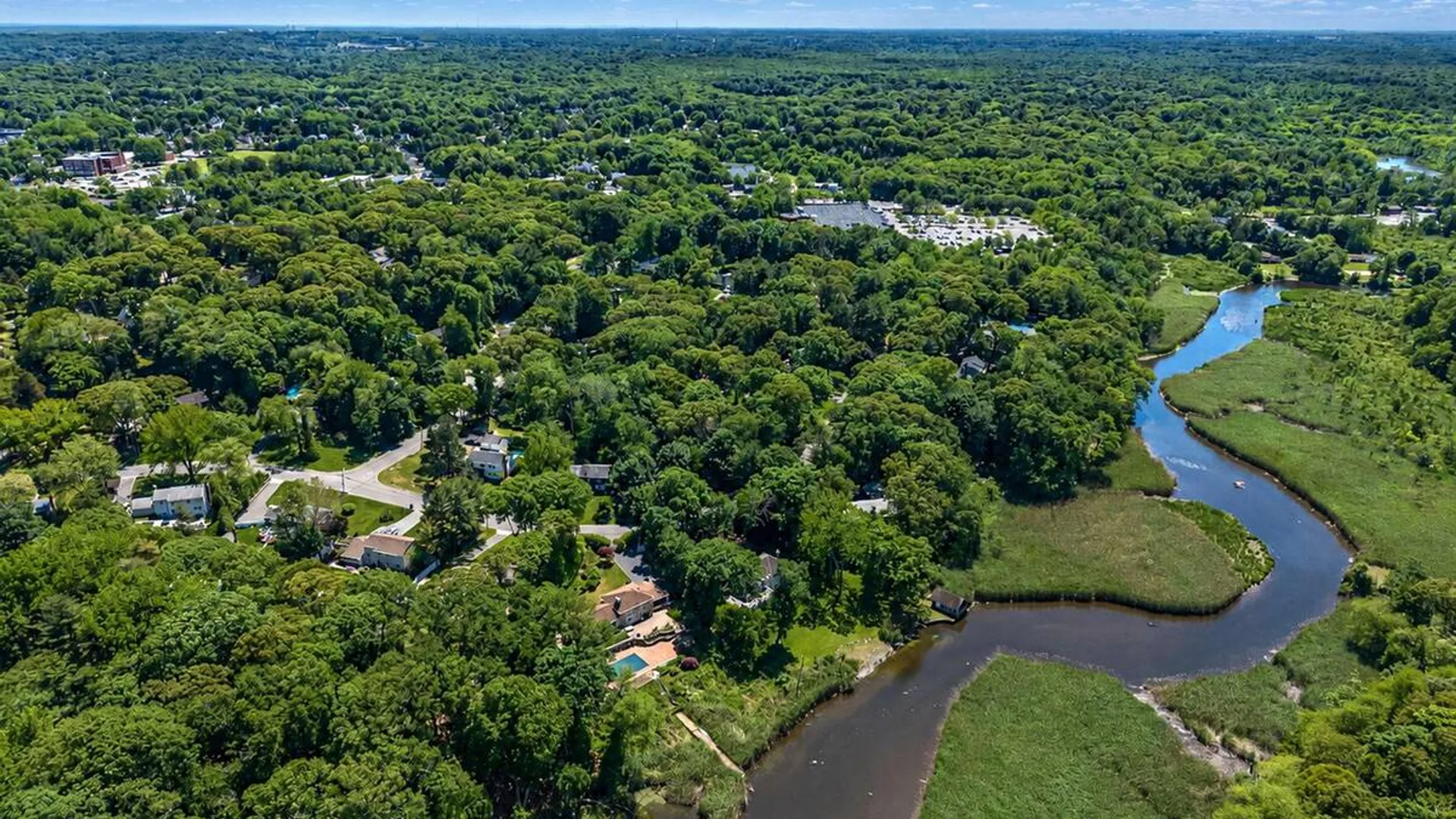Property at 23 Whitney Gate, Smithtown, NY 11787 16
