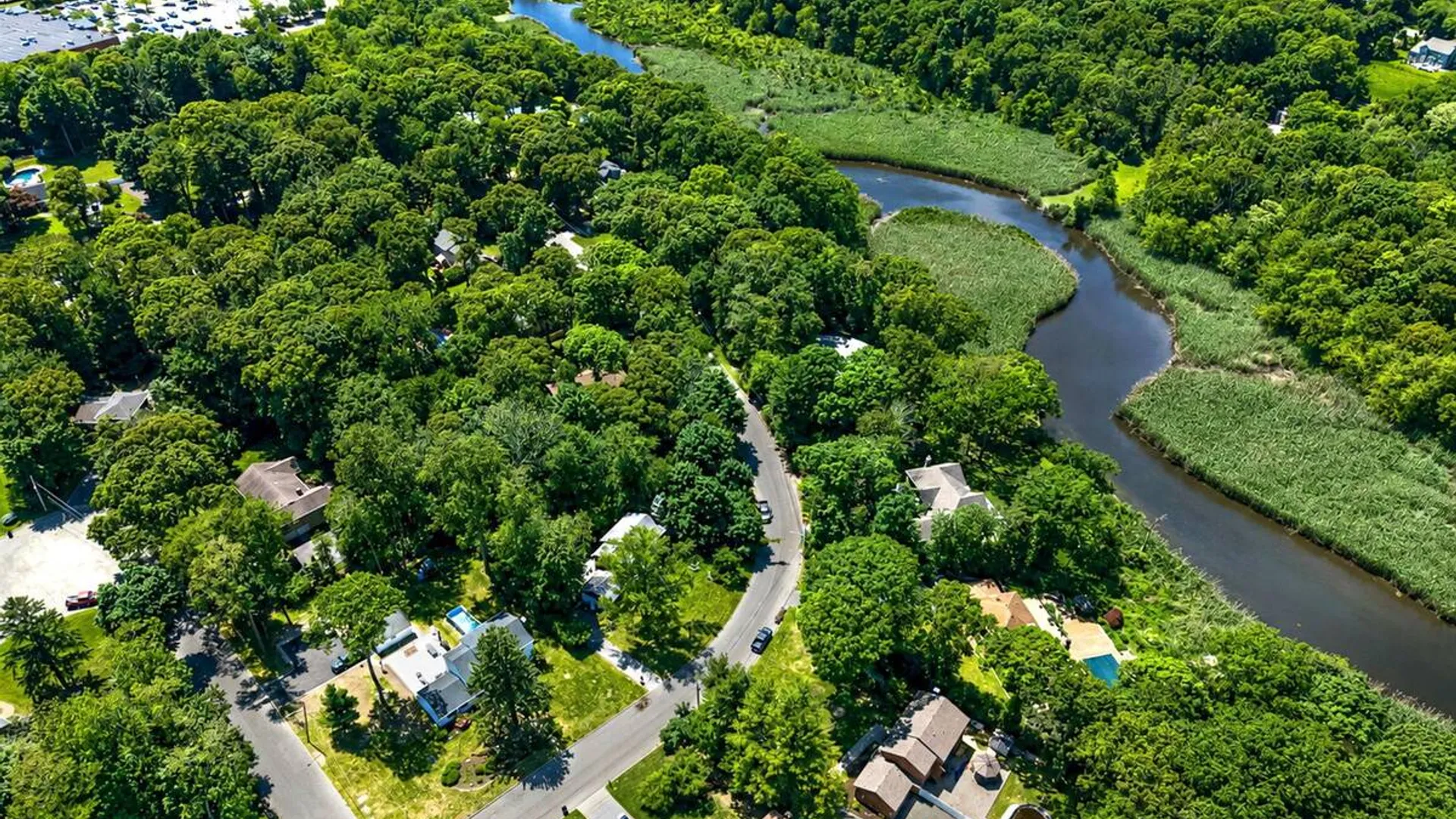 Property at 23 Whitney Gate, Smithtown, NY 11787 17