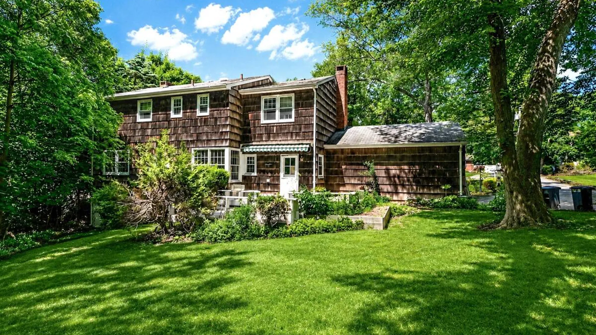 Property at 23 Whitney Gate, Smithtown, NY 11787 7