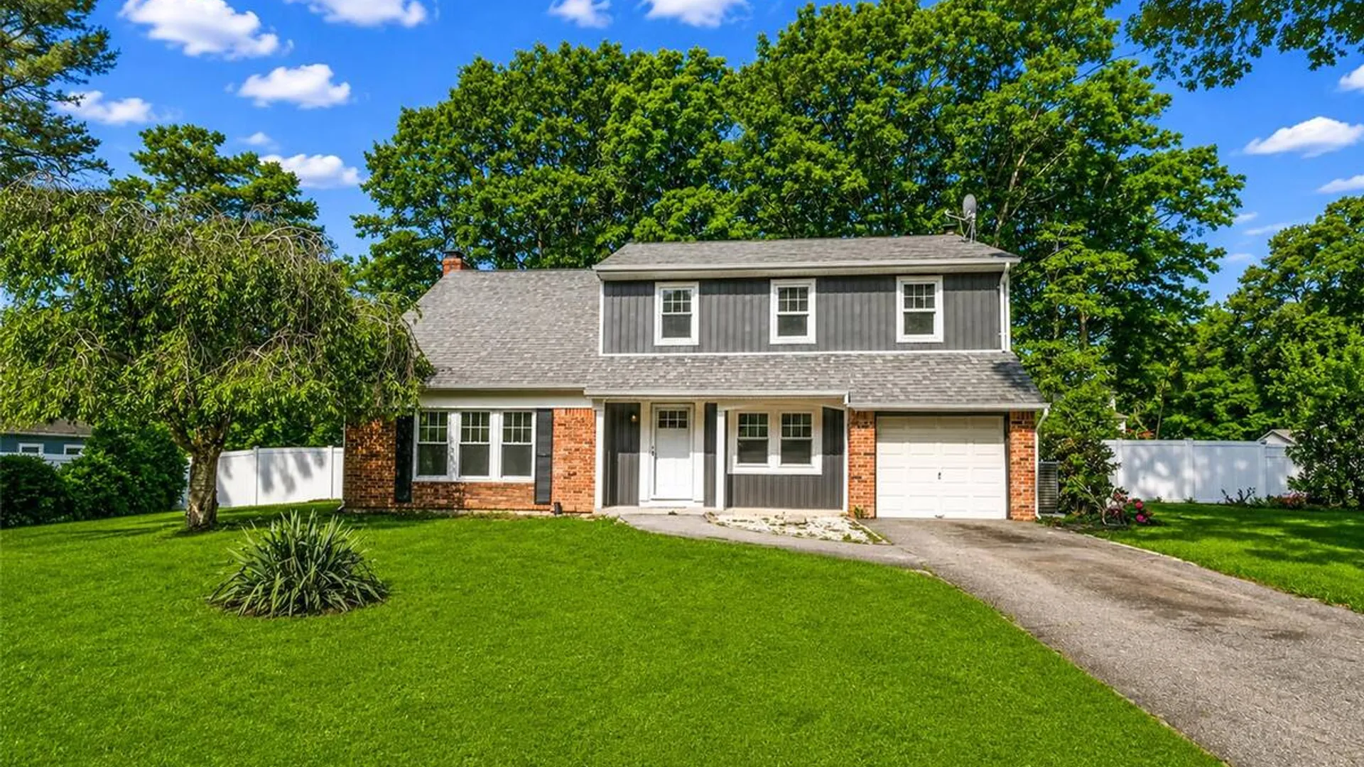 Property at 4 Summercress Lane, Coram, NY 11727 26