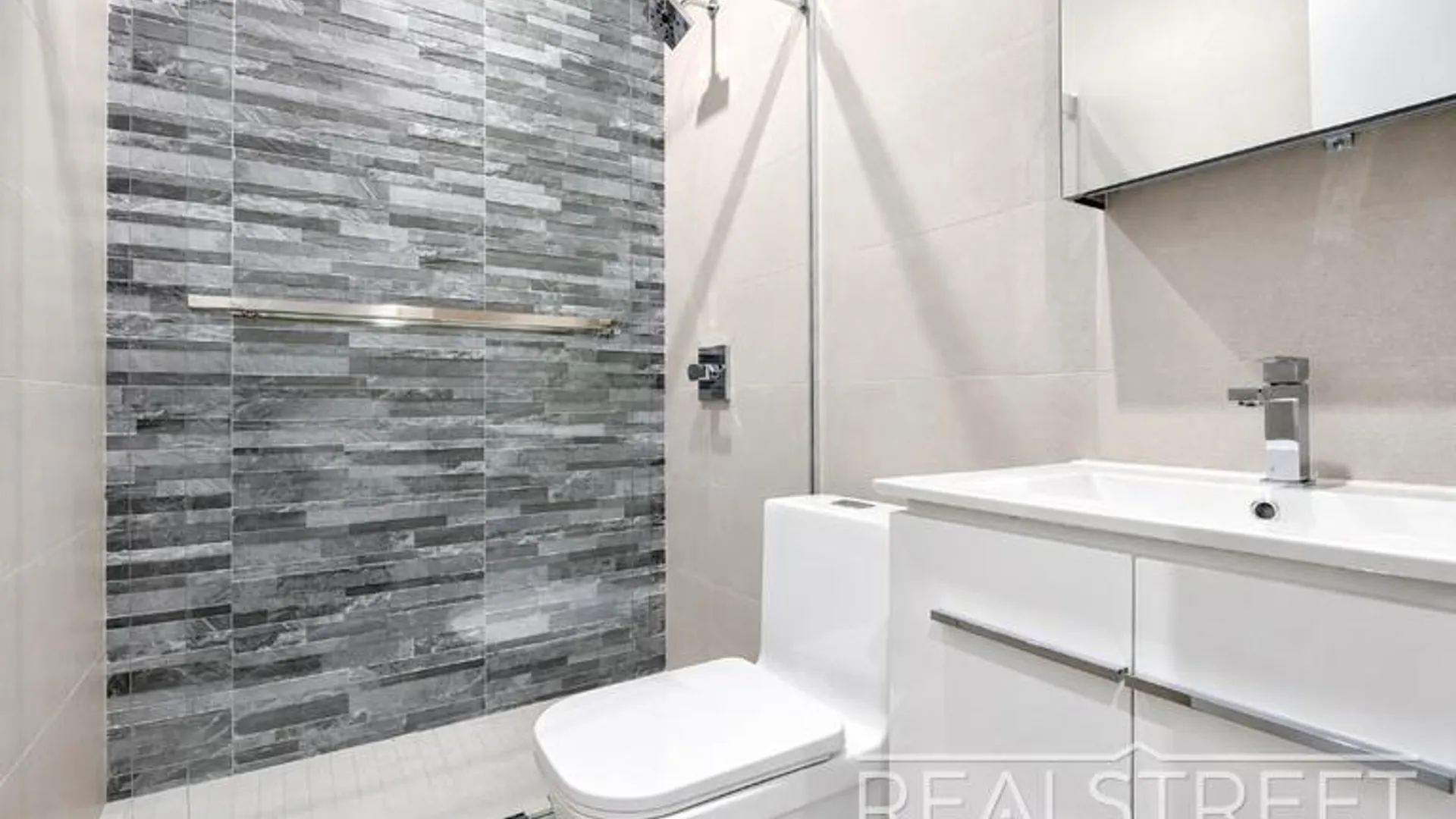 Property at 697 Dekalb Ave, BROOKLYN, NY 11216 7