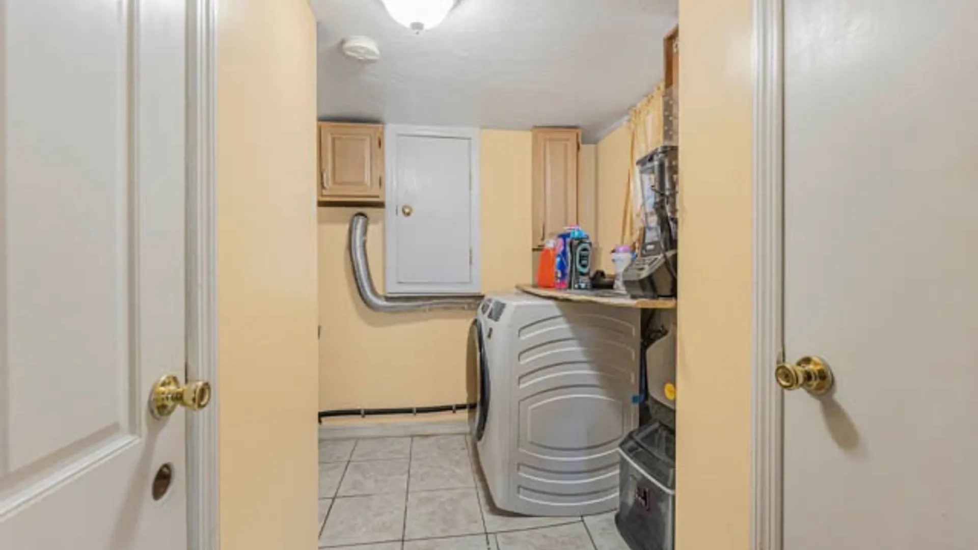 Property at 39 Nile St, Yonkers, NY 10704 11
