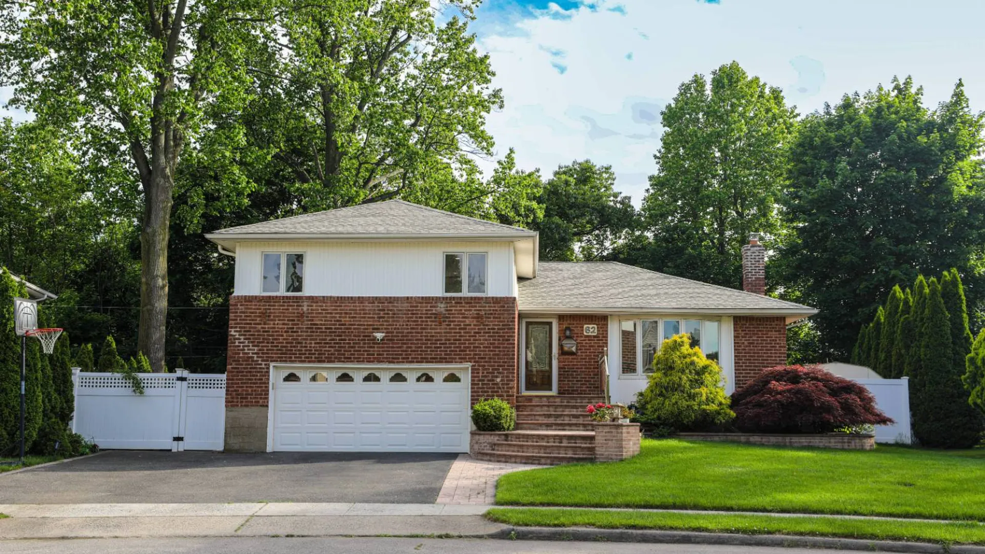 Property at 62 Stuart Dr, Syosset, NY 11791 2