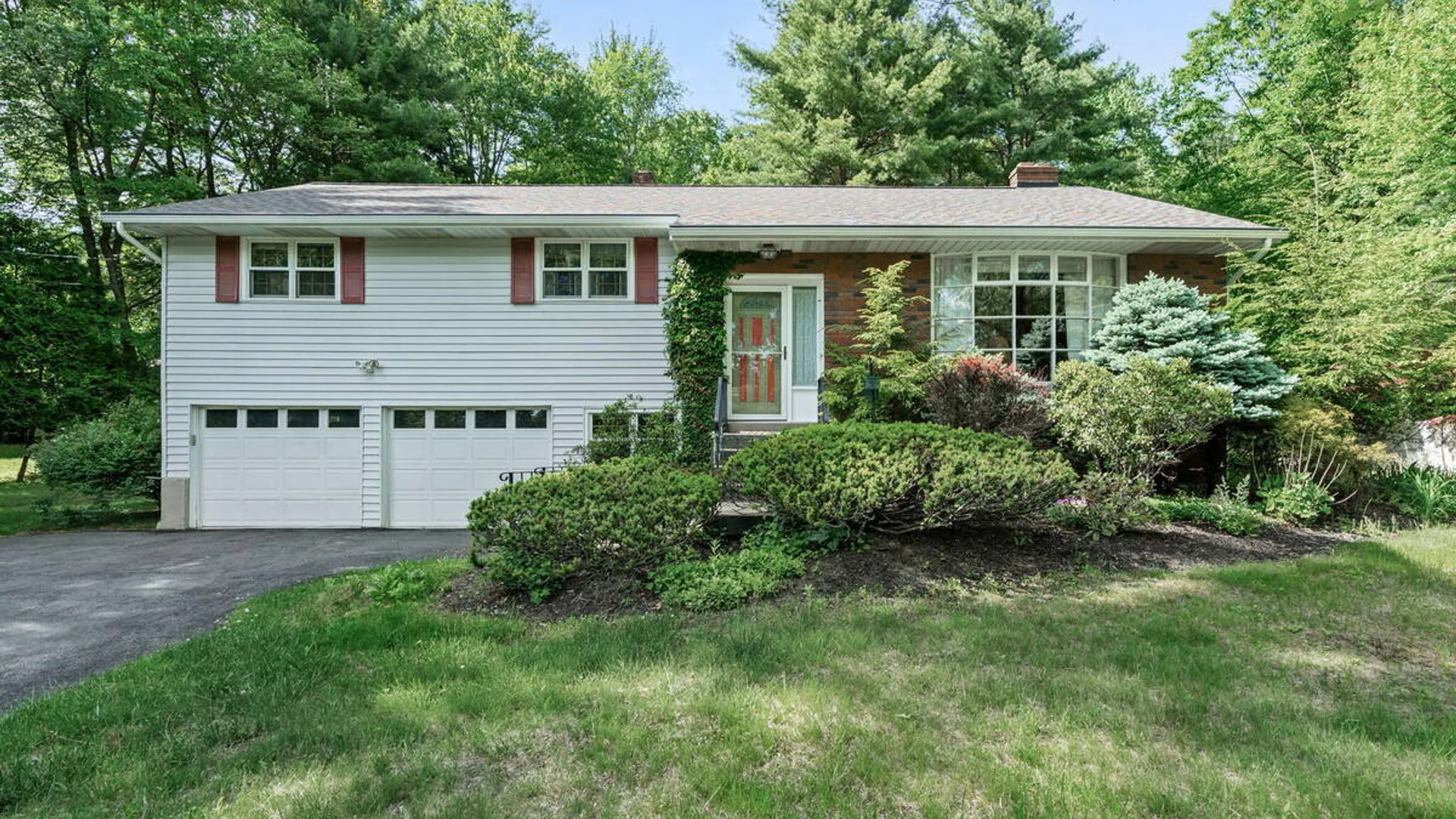 Property at 723 Grooms Road, Clifton Park, NY 12148 2
