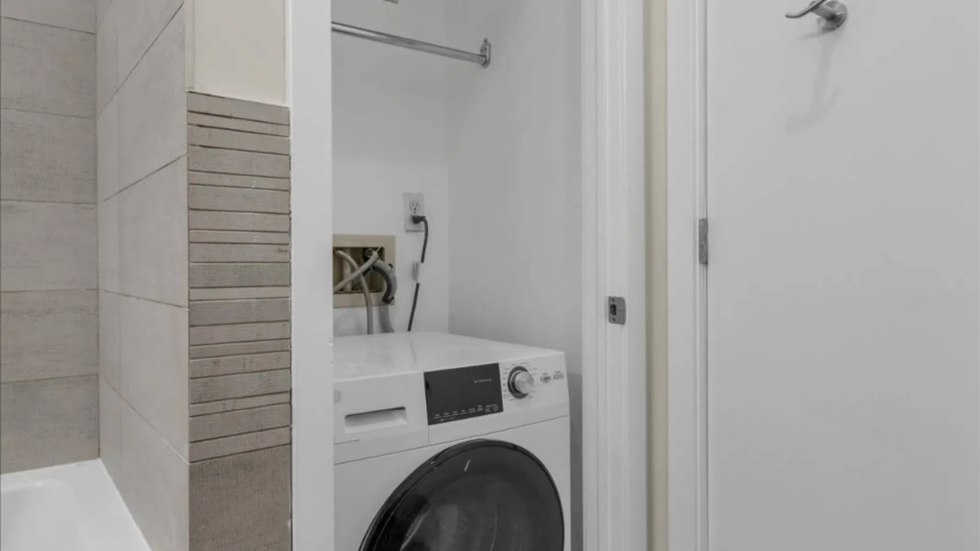 Property at 390 Lorimer Street, Brooklyn, NY 11206 13