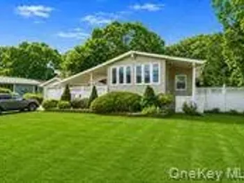 Property at 425 Old Country Rd, Deer Park, NY 11729