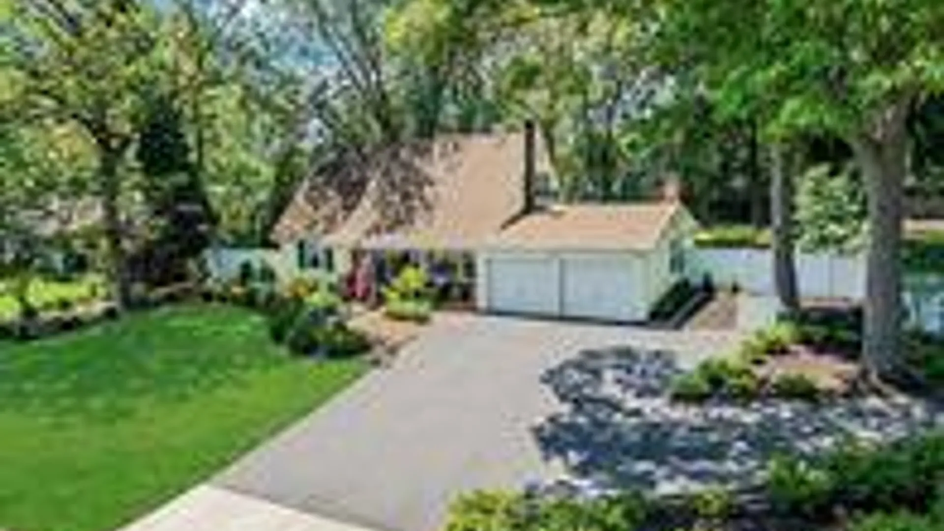 Property at 425 Old Country Rd, Deer Park, NY 11729 21
