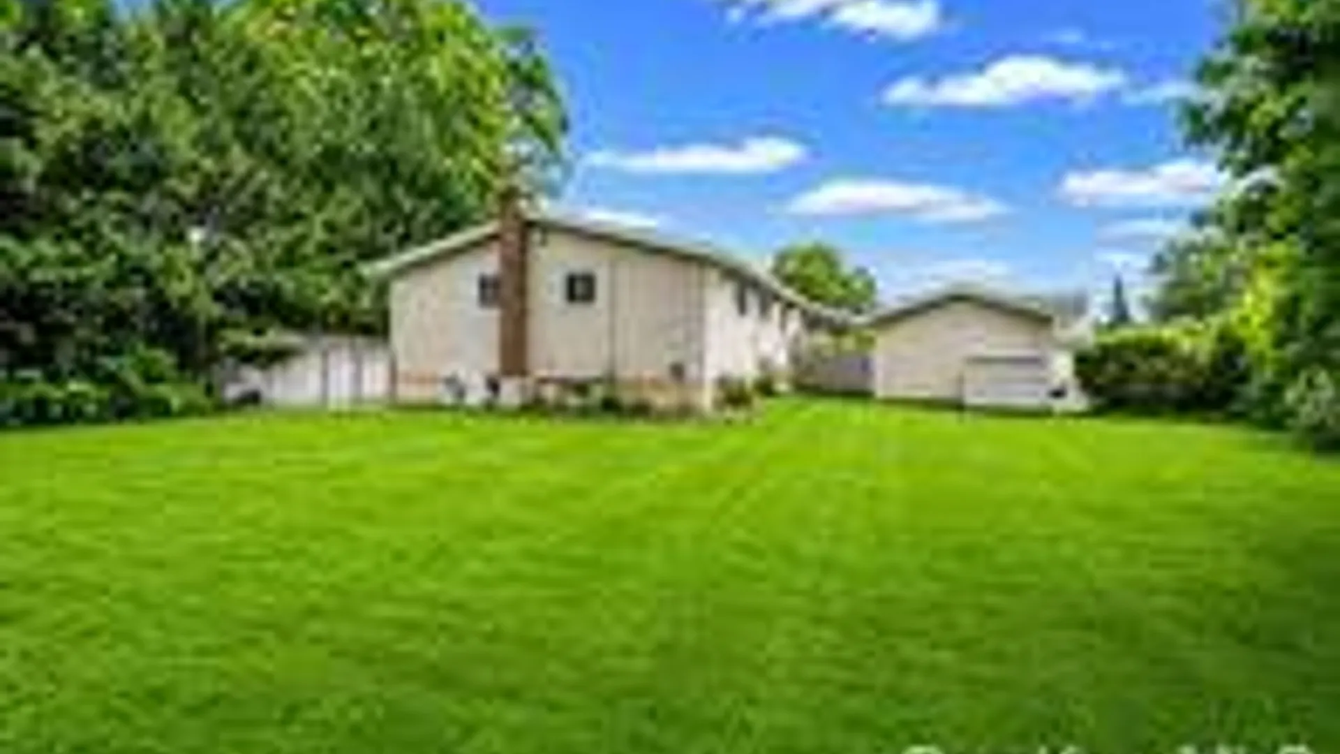 Property at 425 Old Country Rd, Deer Park, NY 11729 4