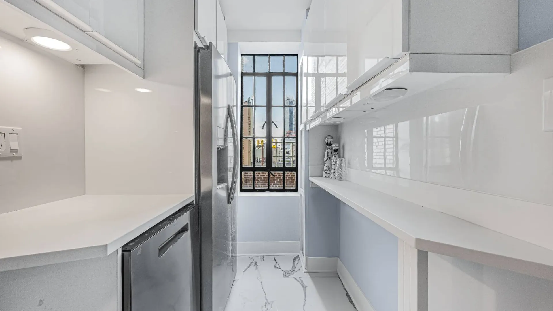 Property at 101 Lafayette Ave, Brooklyn, NY 11217 3