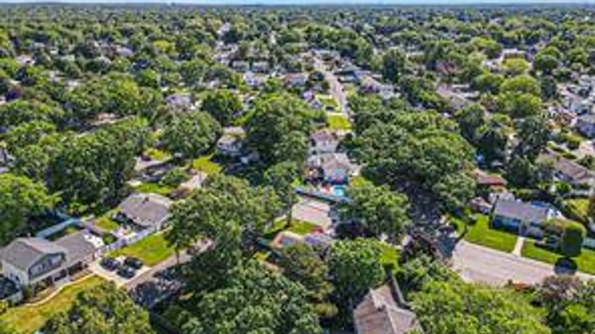Property at 18 Deer Park Blvd, Deer Park, NY 11729 10