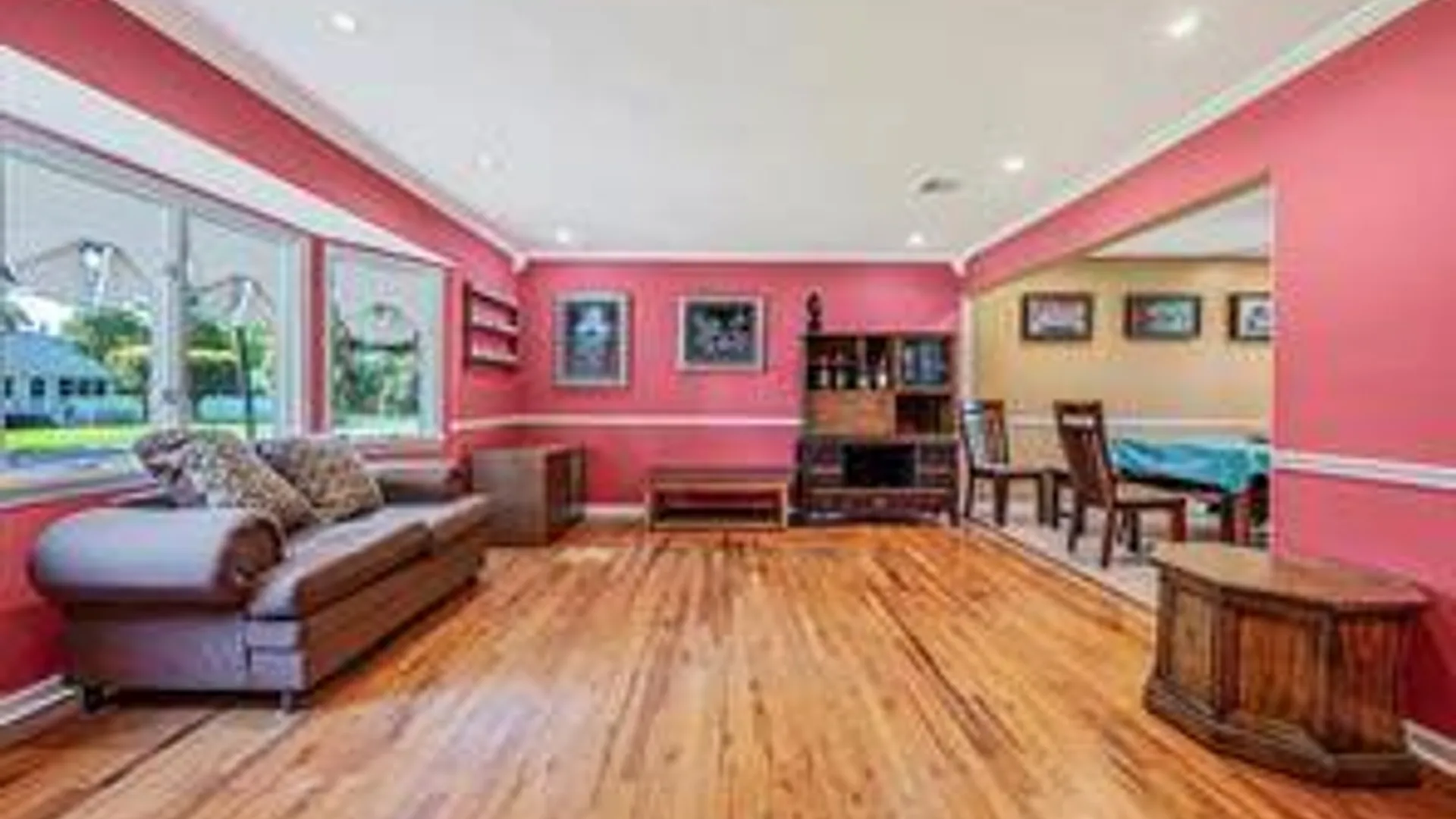 Property at 18 Deer Park Blvd, Deer Park, NY 11729 13
