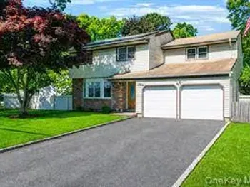 Property at 18 Deer Park Blvd, Deer Park, NY 11729