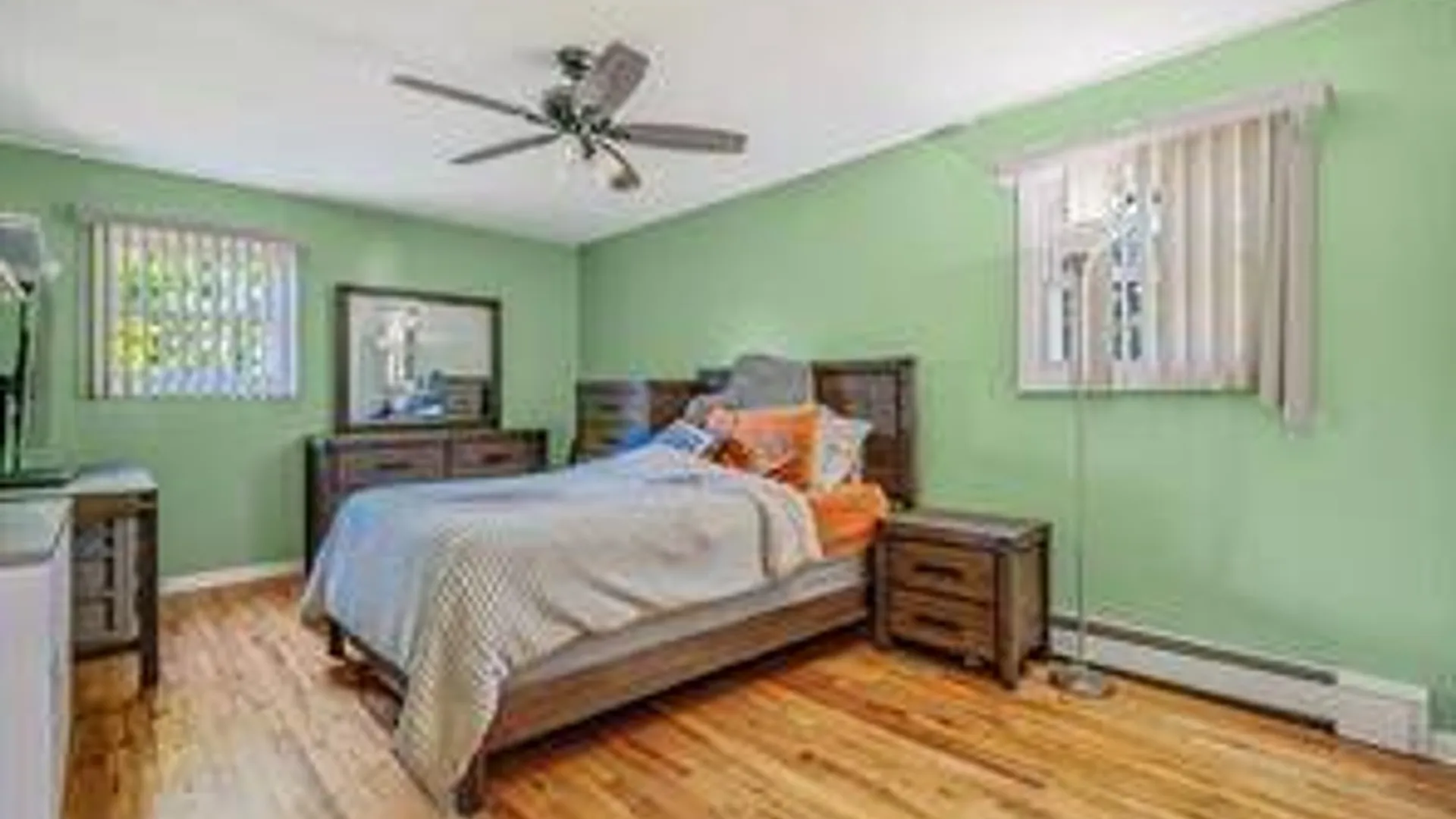 Property at 18 Deer Park Blvd, Deer Park, NY 11729 26