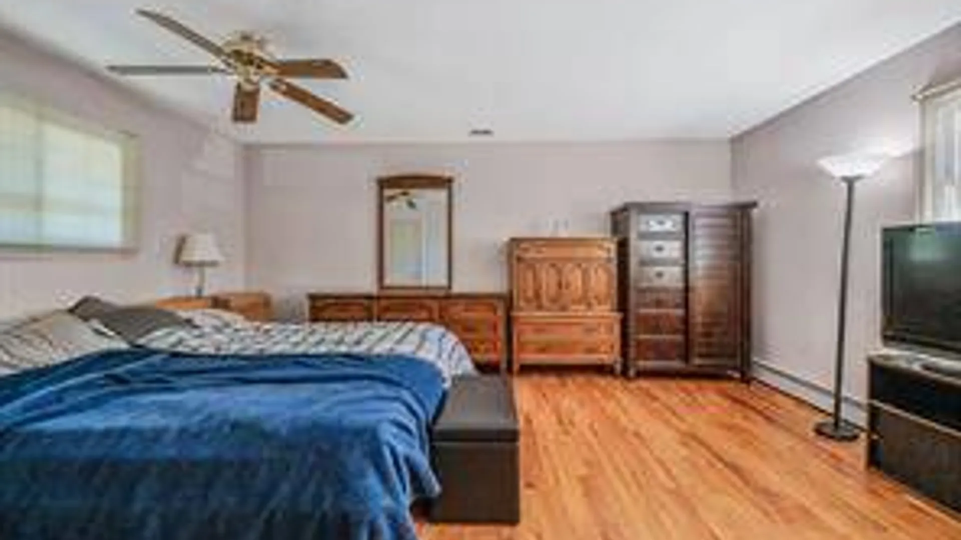 Property at 18 Deer Park Blvd, Deer Park, NY 11729 32