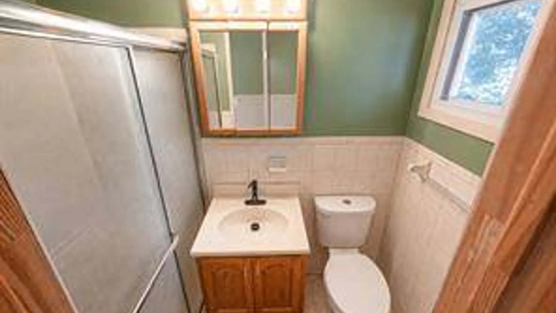 Property at 18 Deer Park Blvd, Deer Park, NY 11729 34