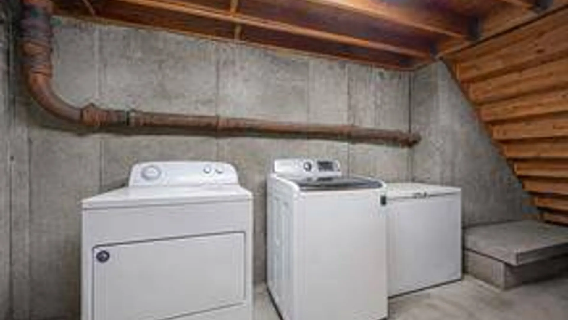 Property at 18 Deer Park Blvd, Deer Park, NY 11729 38