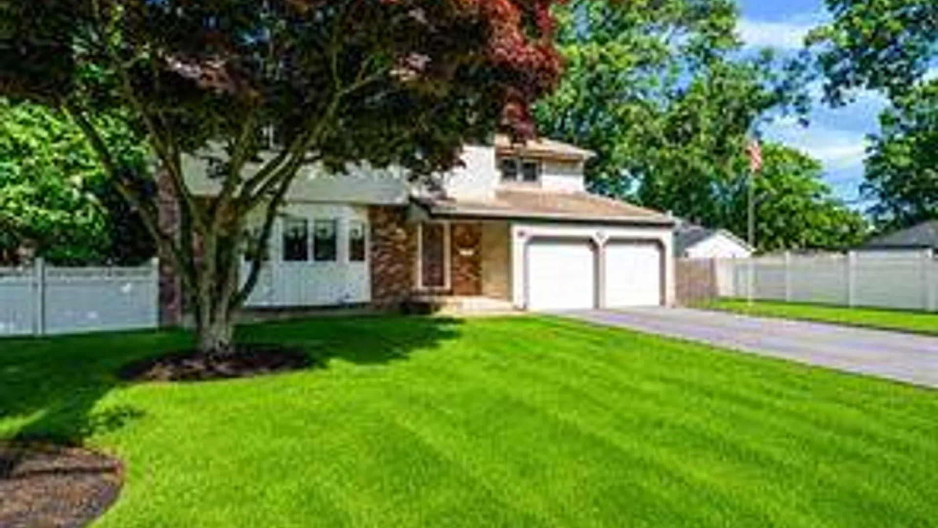 Property at 18 Deer Park Blvd, Deer Park, NY 11729 40