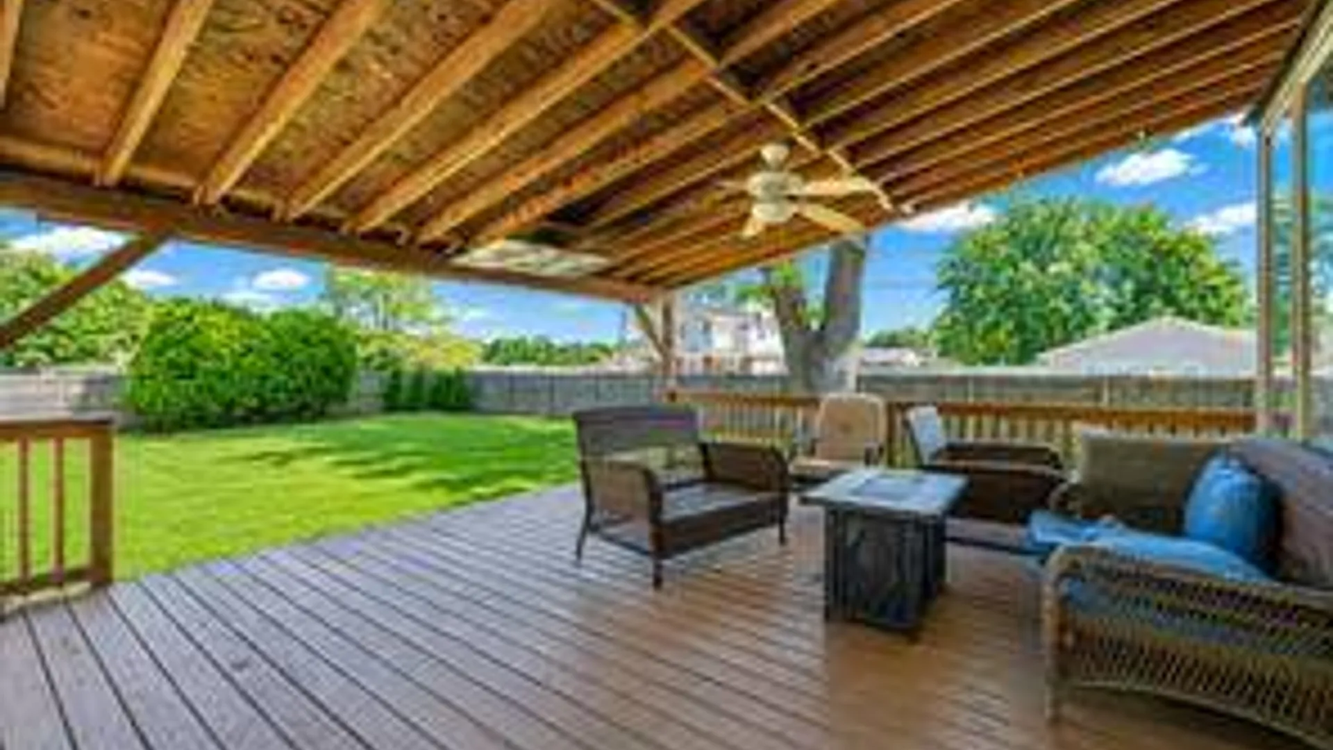 Property at 18 Deer Park Blvd, Deer Park, NY 11729 7