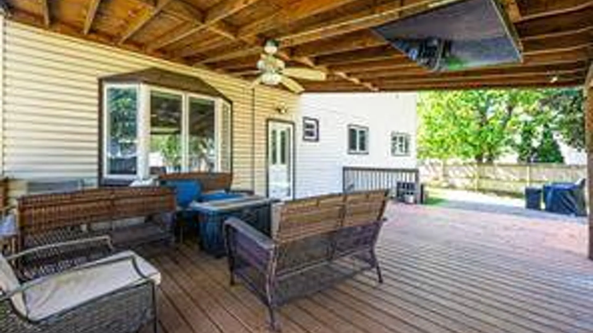 Property at 18 Deer Park Blvd, Deer Park, NY 11729 8