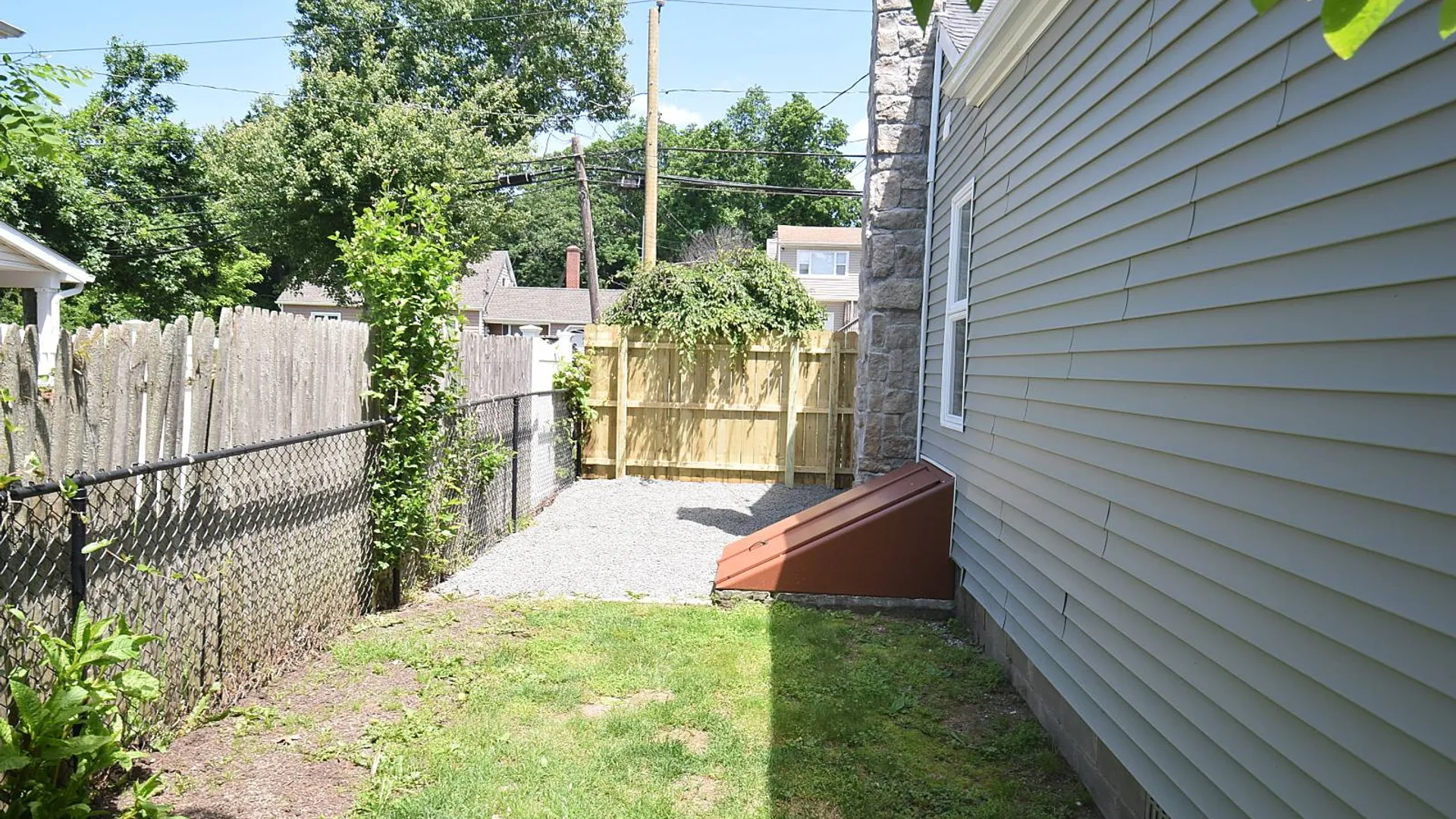 Property at 8 Dorchester Rd, Ronkonkoma, NY 11779 13