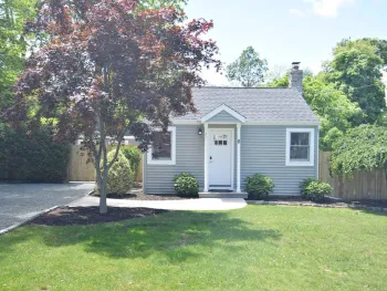 Property at 8 Dorchester Rd, Ronkonkoma, NY 11779