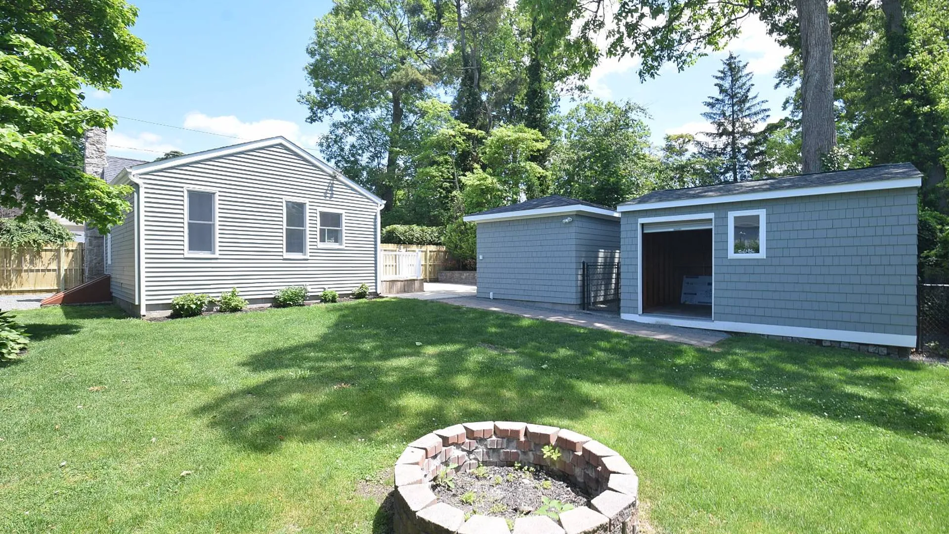 Property at 8 Dorchester Rd, Ronkonkoma, NY 11779 9