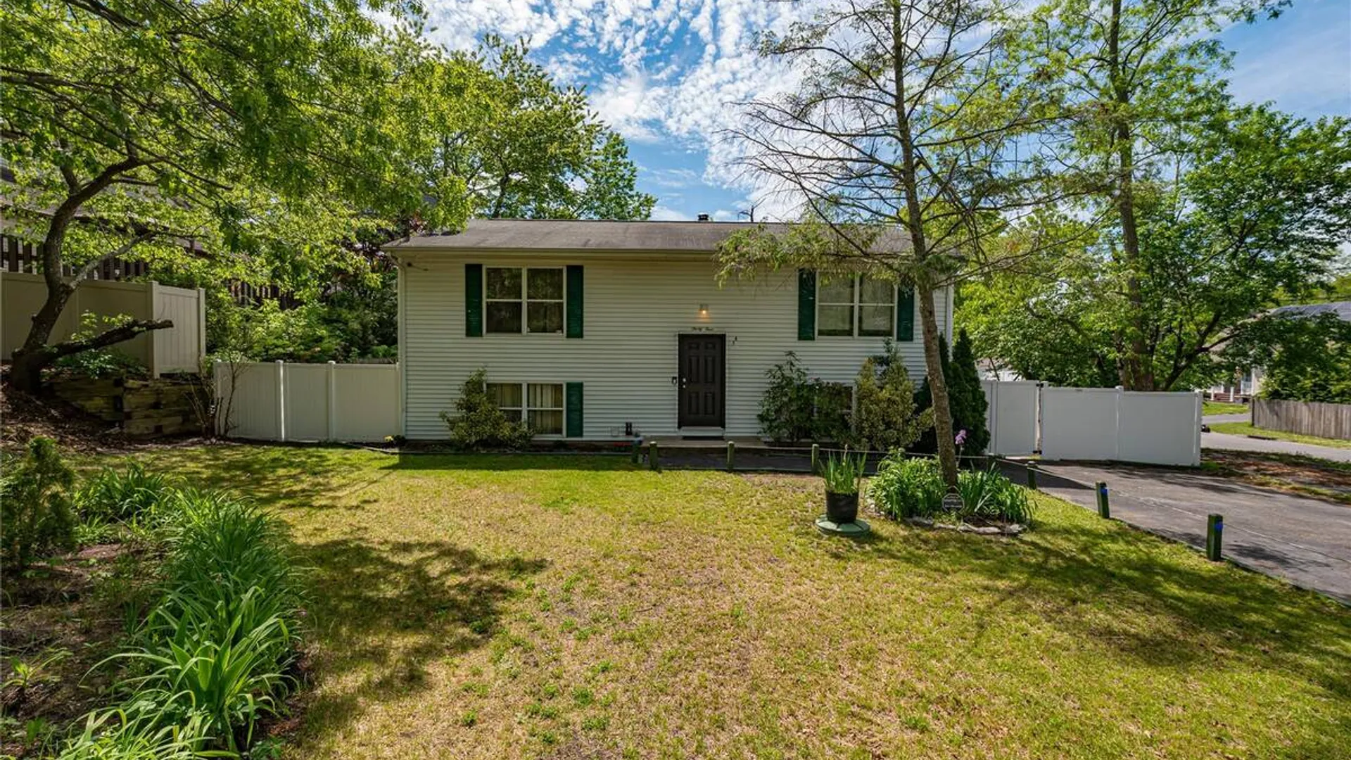 Property at 34 Robert Street, Mastic, NY 11950 16