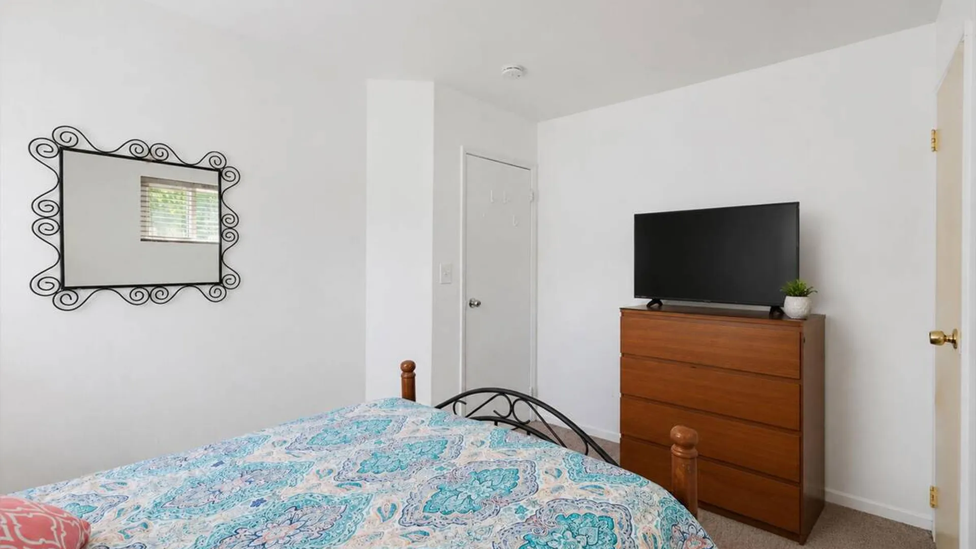 Property at 332 Delaware Avenue, Bay Shore, NY 11706 10