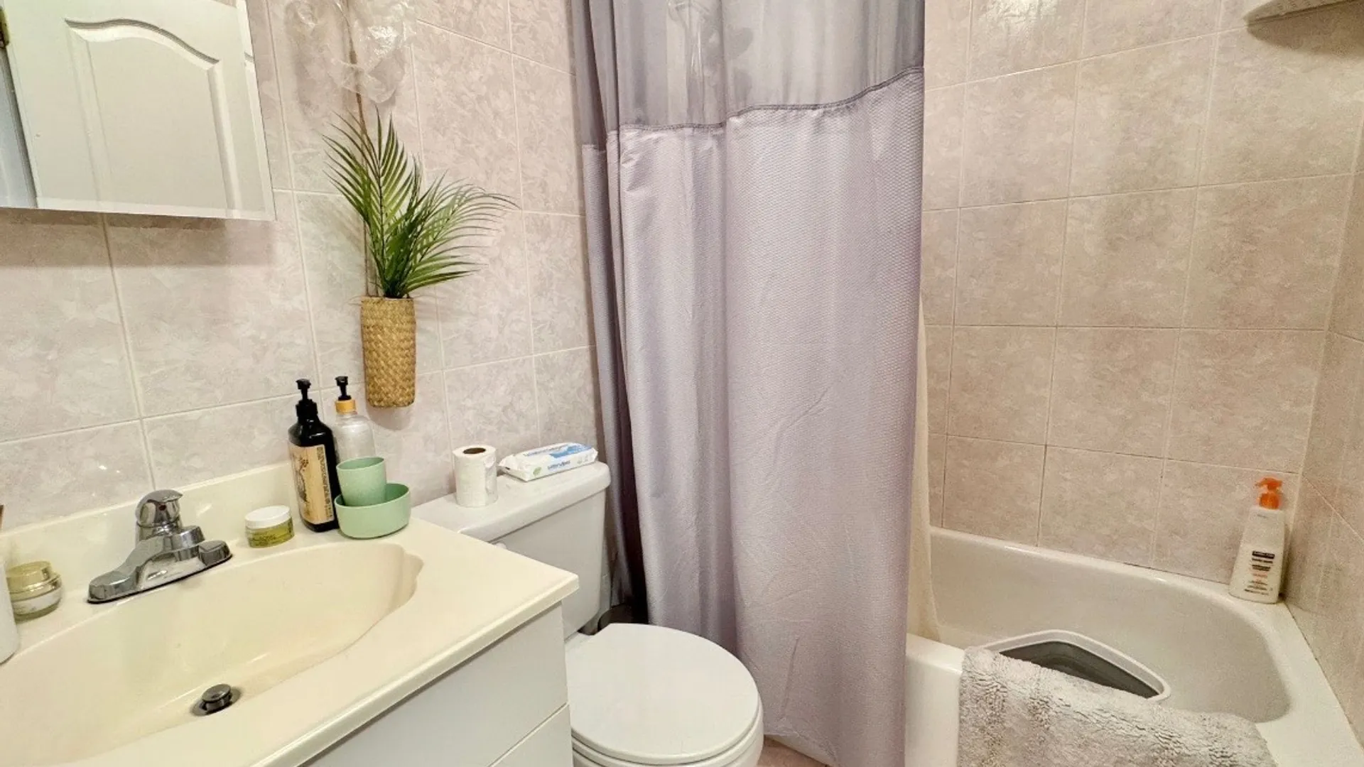 Property at 15 Daniella Ct, Staten Island, NY 10314 9