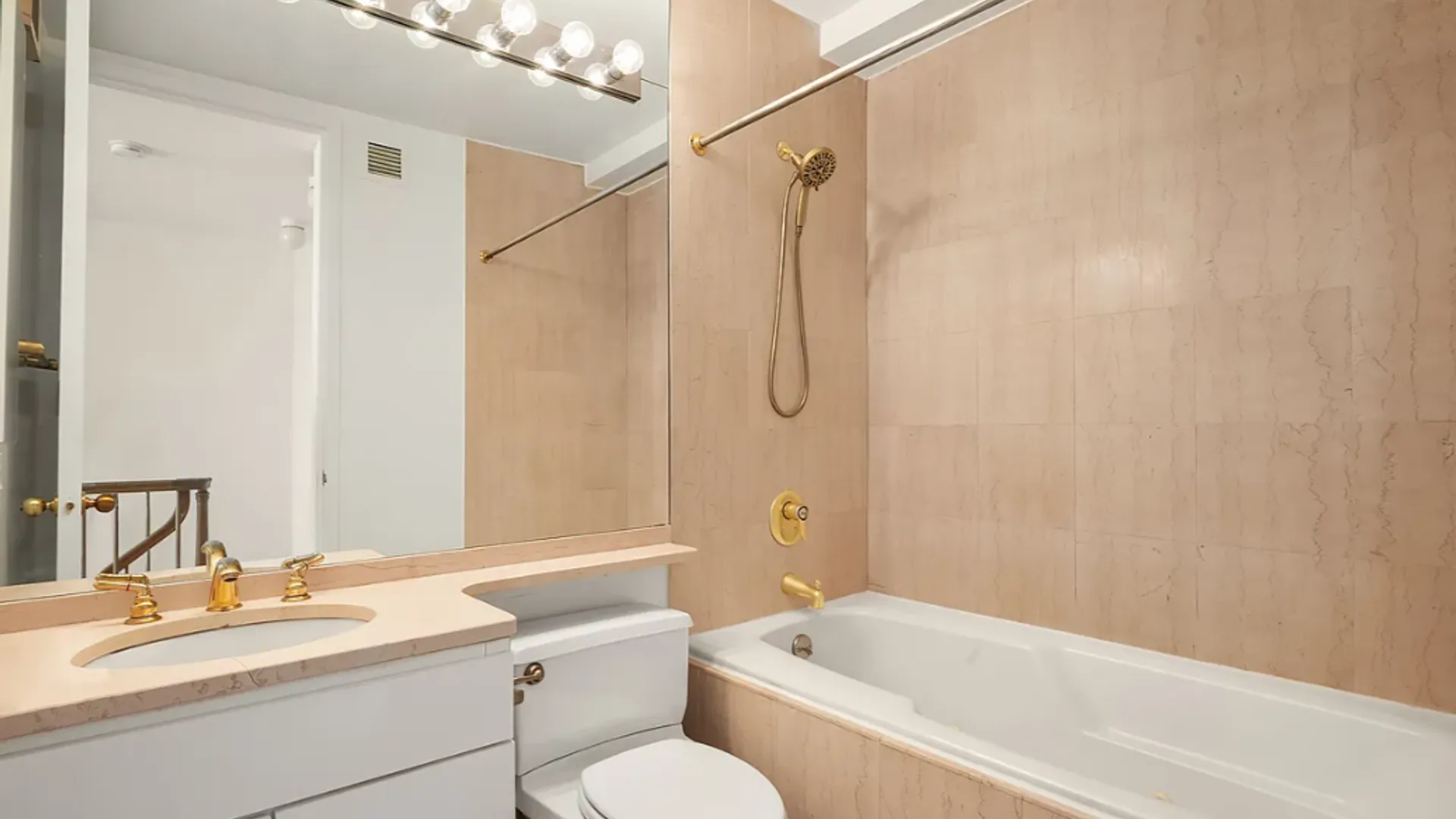 Property at 21 South End Avenue, New York, NY 10280 8
