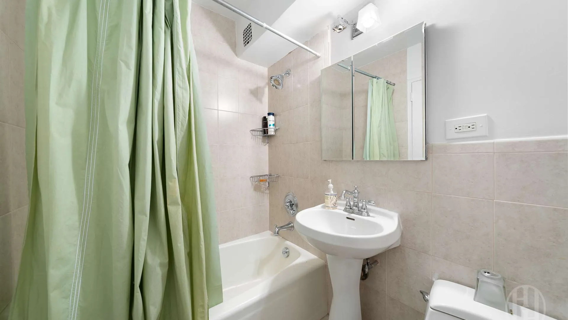 Property at 225 East 36th Street, New York, NY 10016 5