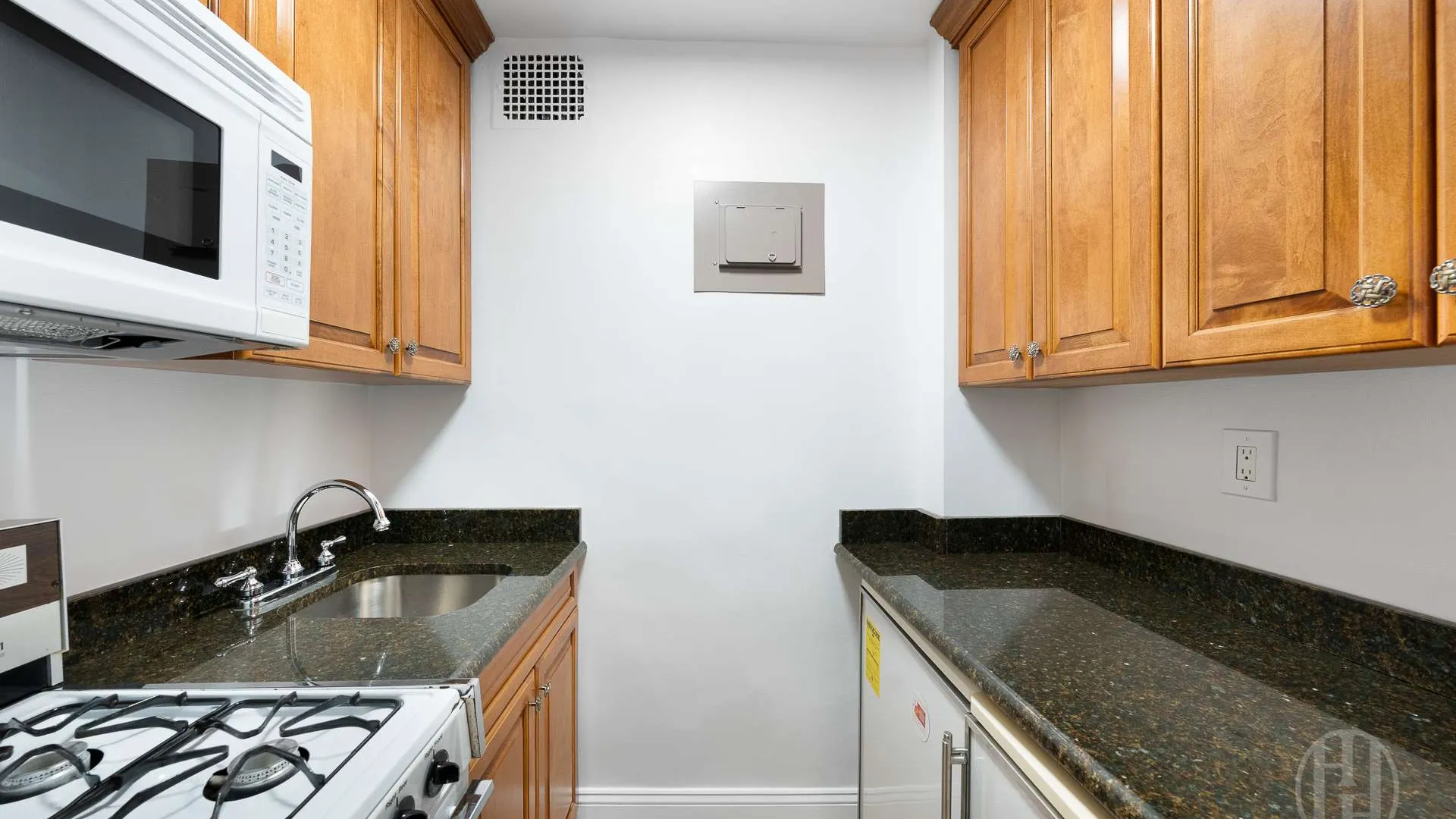 Property at 225 East 36th Street, New York, NY 10016 6