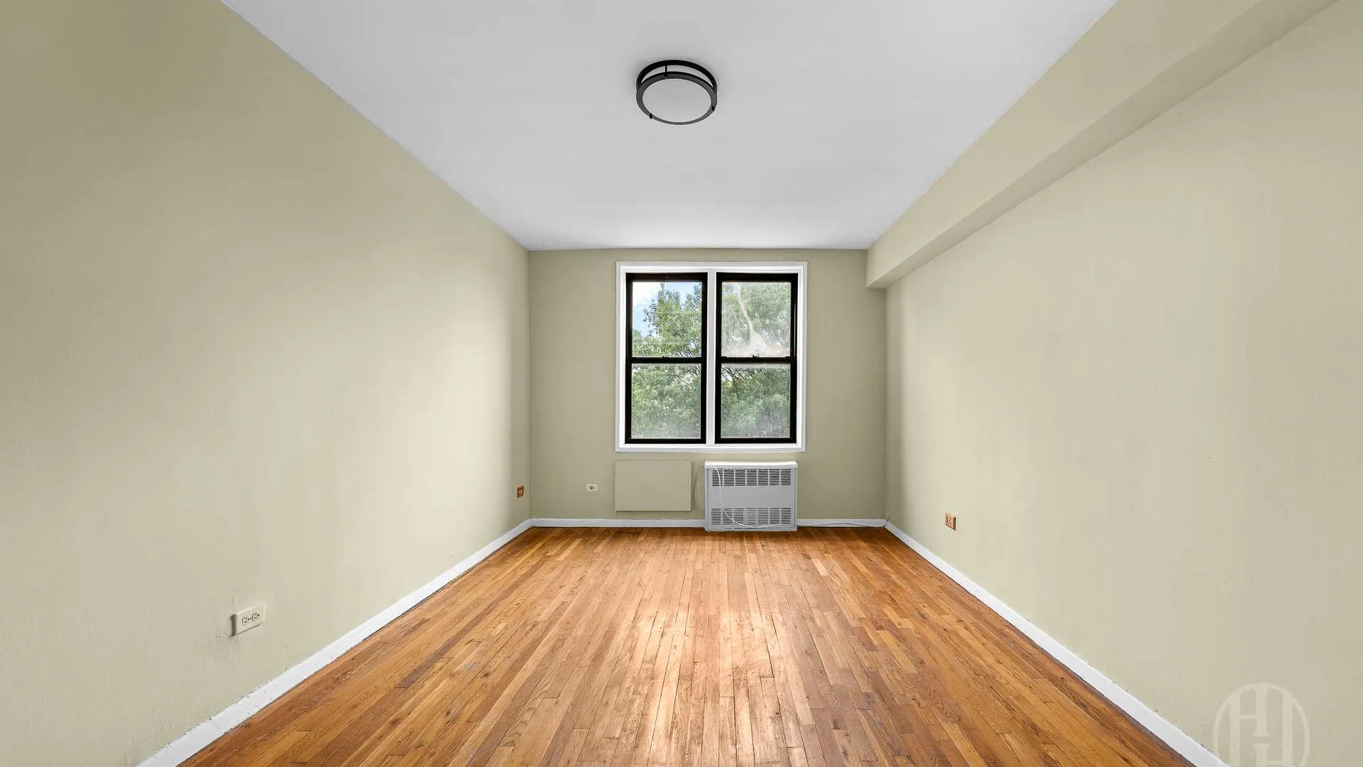 Property at 50 -21 39th Pl, Queens, NY 11104 16
