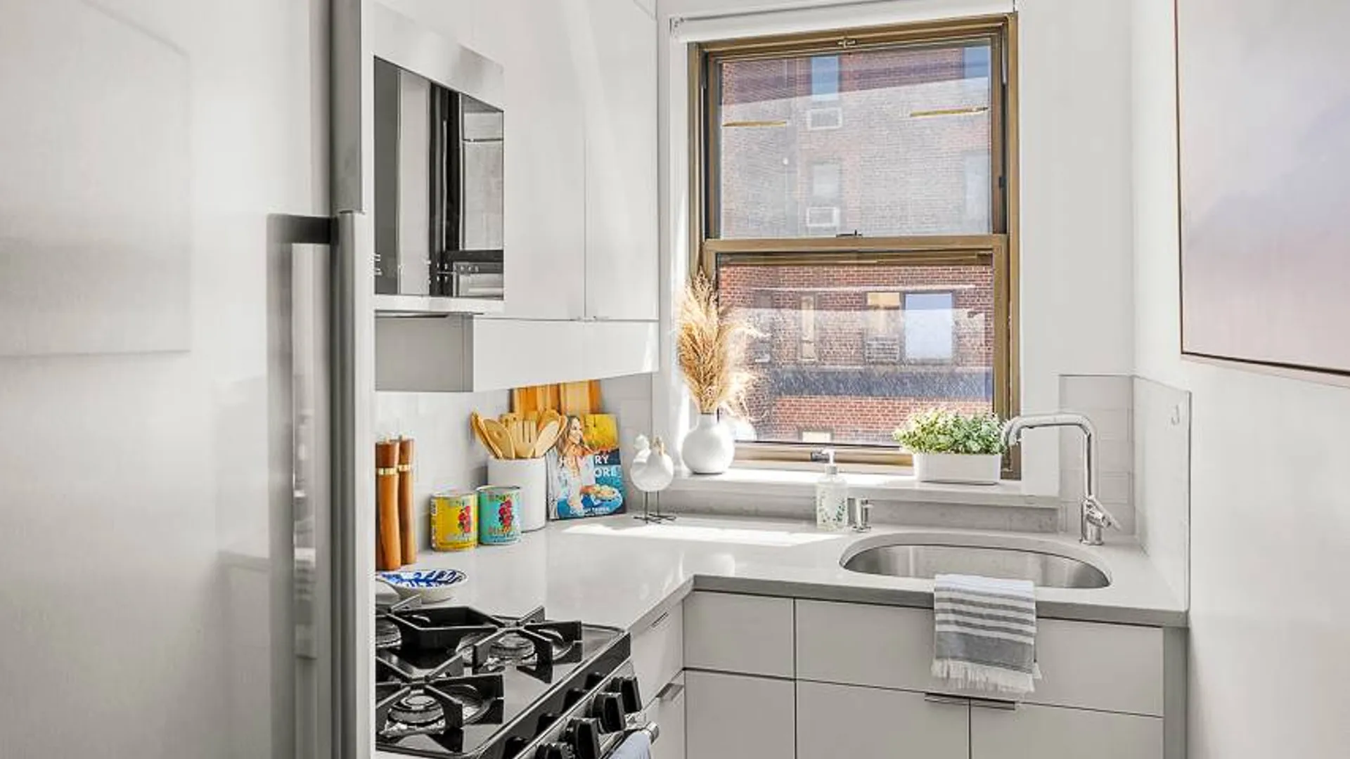 Property at 55 East End Avenue, New York, NY 10028 8