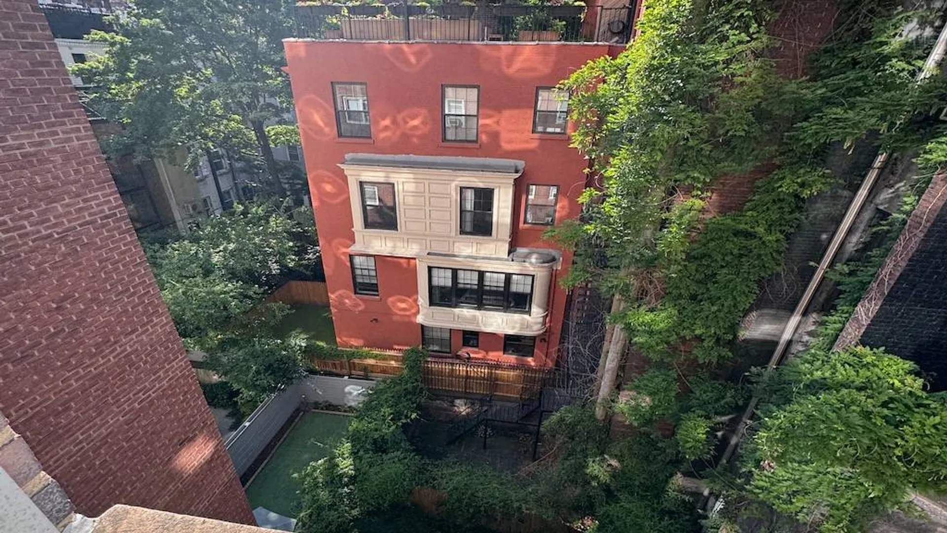 Property at 288 Lexington Ave, New York, NY 10016 4