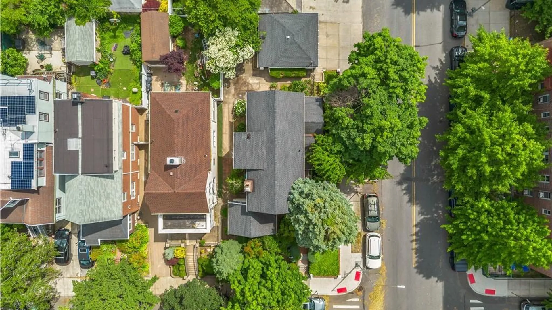 Property at 32 87, Brooklyn, NY 11209 34