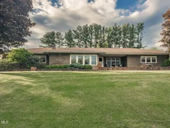 109 Golf Course Rd., Amsterdam, NY 12010